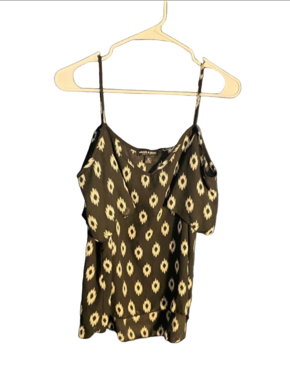 Women's About A Girl Black & White Ikat Print Camisole M boho lightweight y2k